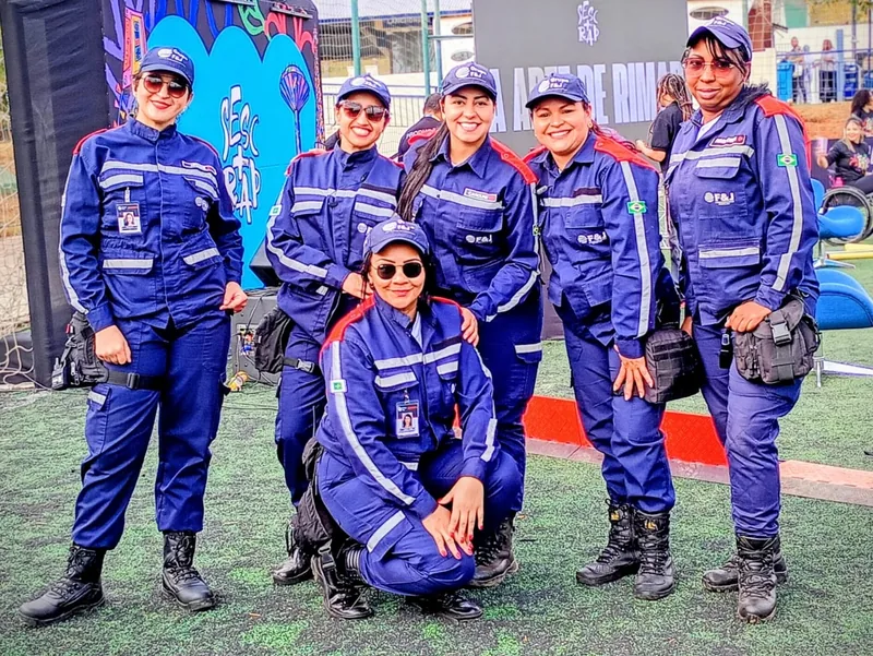Equipe de brigadistas do Grupo F&J durante um evento ao ar livre